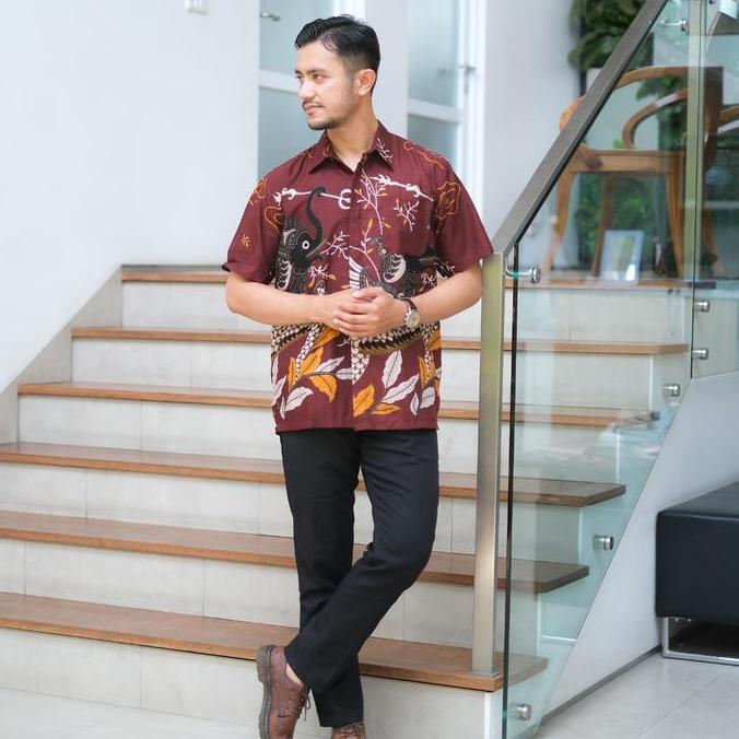 Batik Trusmi Hem Batik Pria Lengan Pendek Motif Gajah Maroon