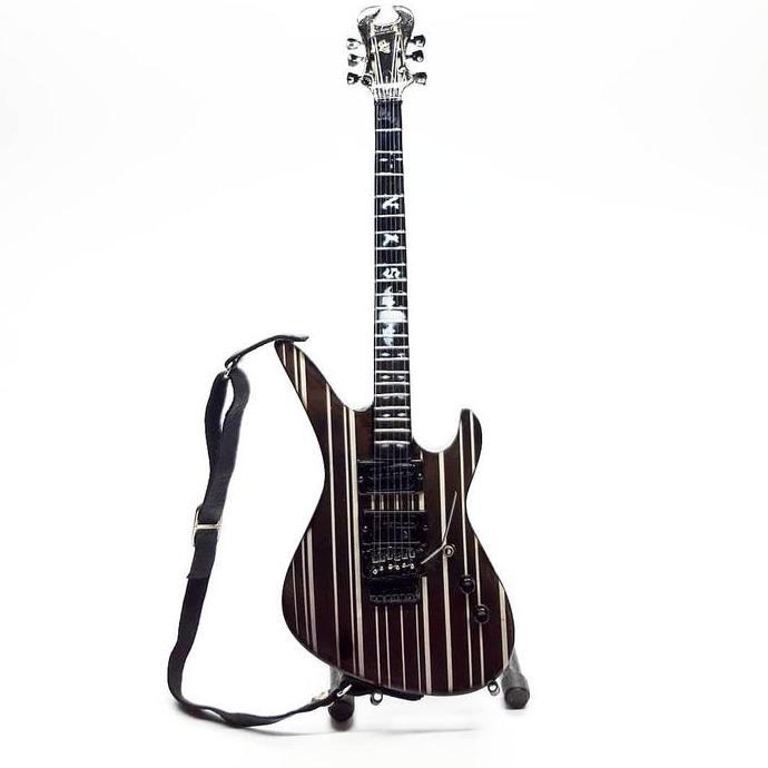 miniatur gitar schecter synyster gates