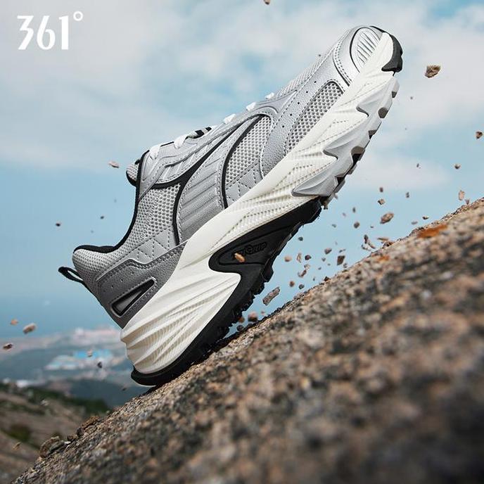 361 DegreesSepatu Kasual Lightscape 672512202F