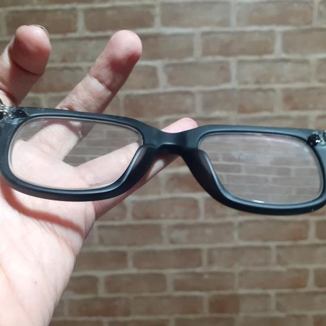 Service kacamata Pindah lensa