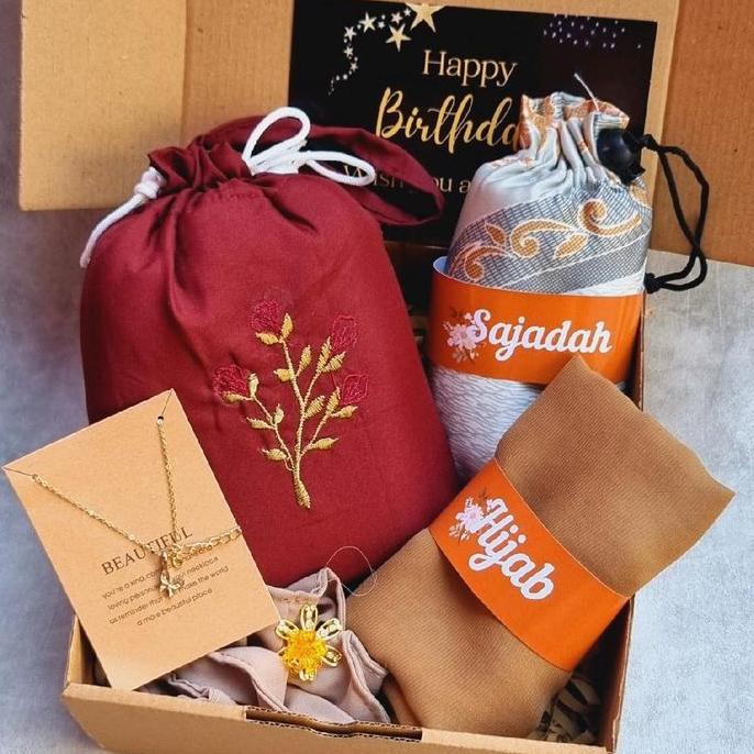 Kado Cewek Hijab / Hampers Mukena / Hadiah Cewek Hijab