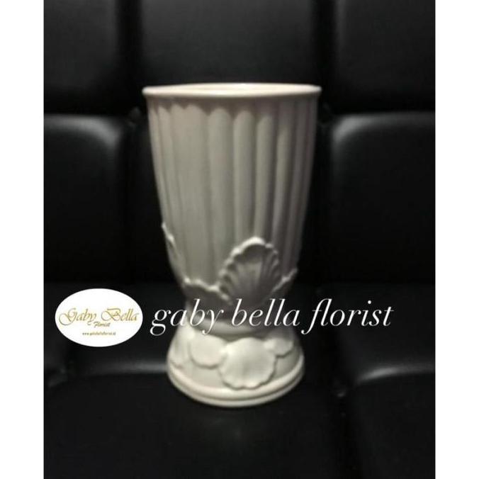 Pot keramik. (8) Vas keramik. Vas keramik putih. Pot bunga putih. Pot