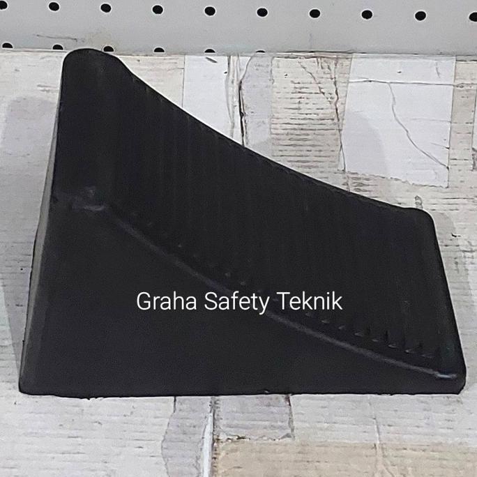 karet ganjal ban mobil besar/rubber wheel chock/pengganjal ban