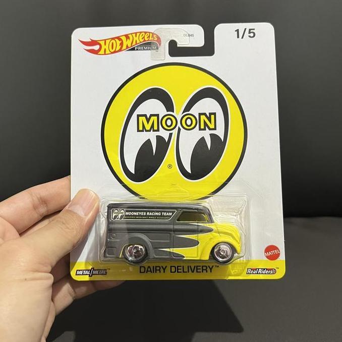 Hot Wheels Dairy Delivery Mooneyes