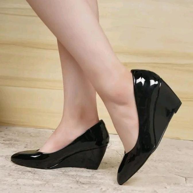Series RB14 Sepatu Wedges Wanita Elegan 5 Cm Sepatu Kerja Wanita Heels Shoes Hitam Karet