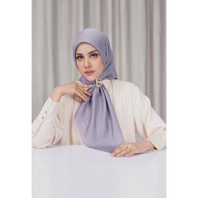 New- Buttonscarves Tapis Square