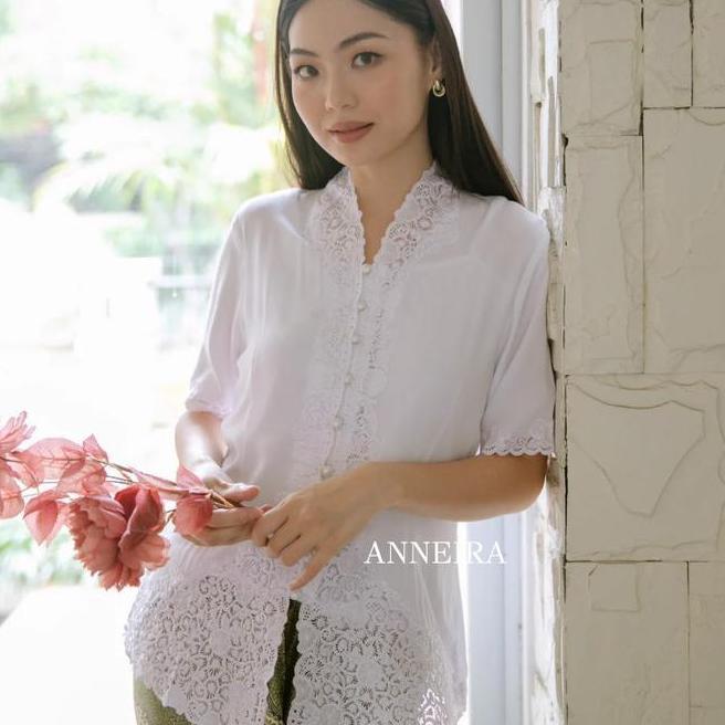 Anneira - Kebaya Putih Modern Lengan Pendek Lora