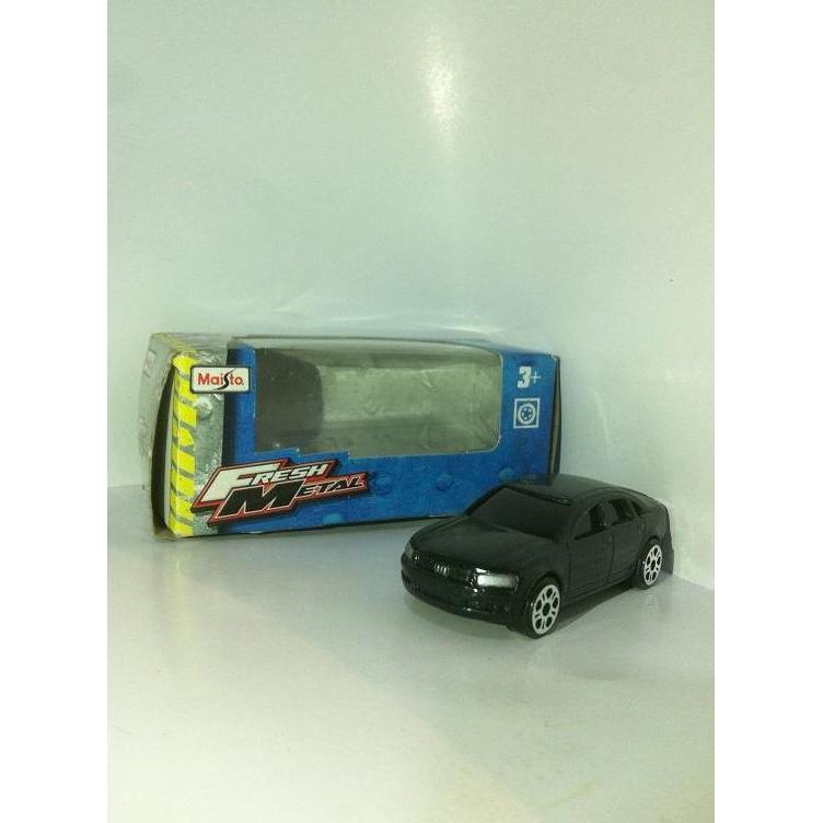 Fresh Metal - 2005 Audi A8. Metallic Dark Green MAISTO 2015