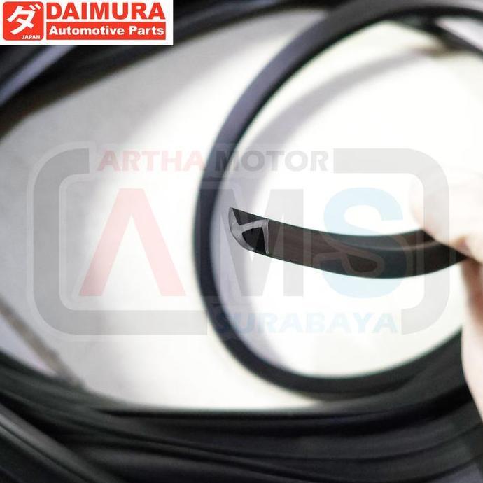 Promo Karet Lis List TL Sirip Jepit Fender Spakbor Body Kit Bodykit Pintu Mobil Hitam Diskon