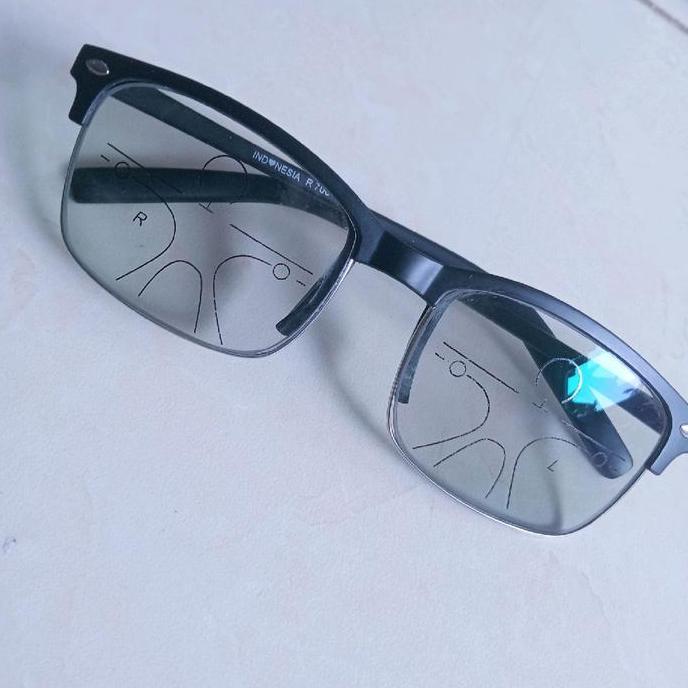 New- Kacamata Baca Dan Jalan Lensa Plus Progresif Photocromic Standar Optik