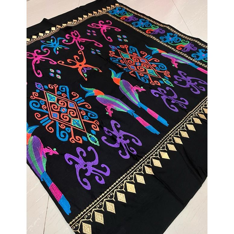 Viral  Kain Tenun Kalimantan / Kain Bordir Kalimantan