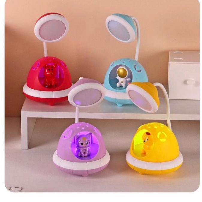 Lampu Proyektor / Lampu meja baca belajar Astronot desk lamp Usb Baterai