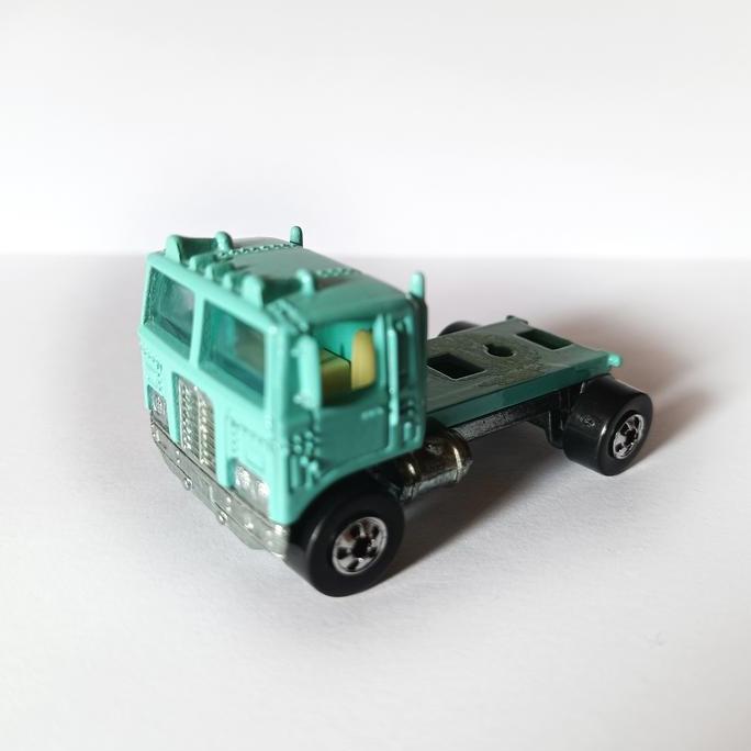 Hot Wheels Blackwall American Tipper Hauler Movin On Vintage Rare