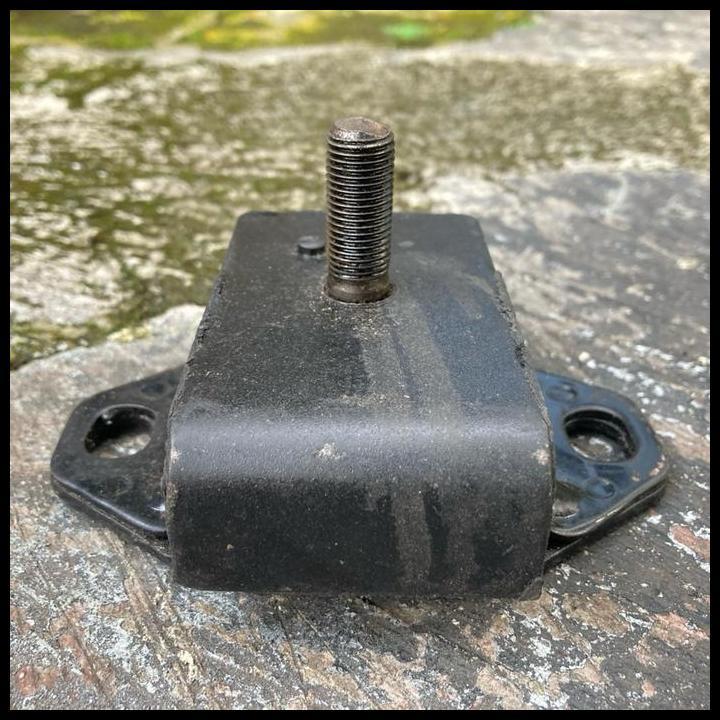 BEST DEAL INSULATOR ENGINE MOUNTING FRONT PANGKON DUDUKAN MESIN DEPAN TOYOPET RT40 CORONA RT81 HIACE