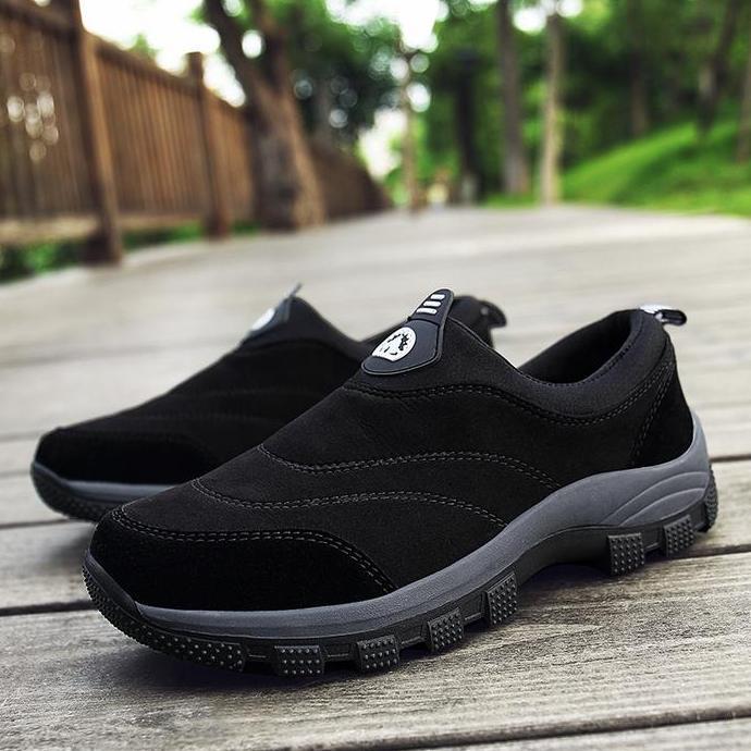 sepatu hiking pria santai tanpa tali import