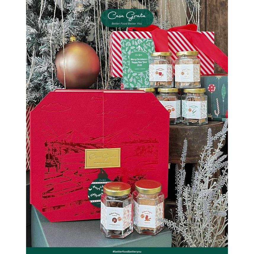 Casa Grata Joyful Christmas Hampers Gluten Free & Vegan - 1 Box Elegant Festive, 3 Crackers, 3 Cooki