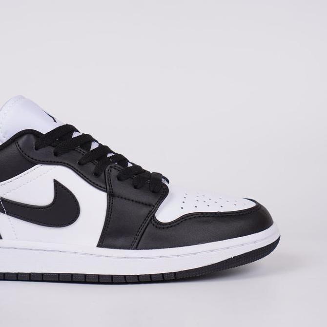 Sepatu Nike Jordan Low Se Homage Black White