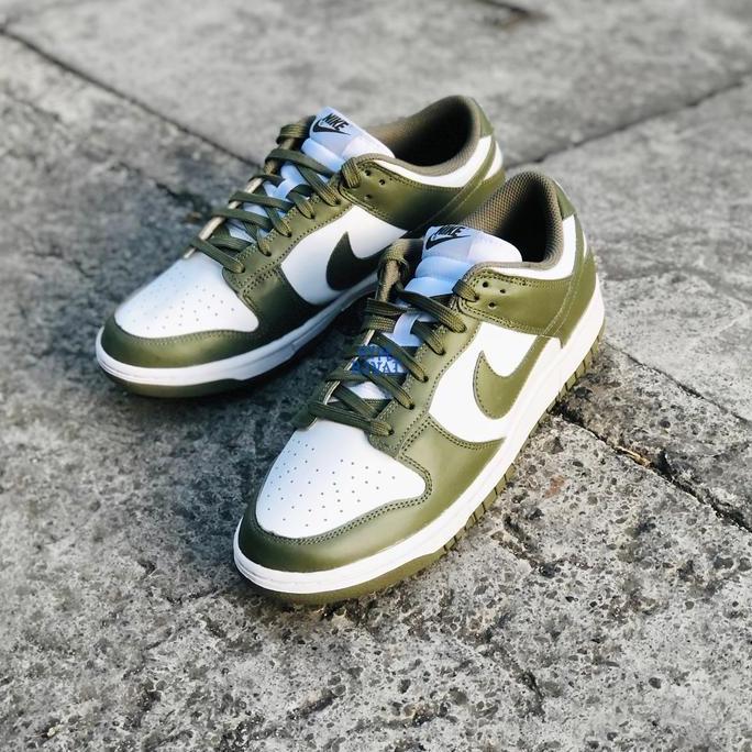 Nike Dunk Low Medium Olive Green