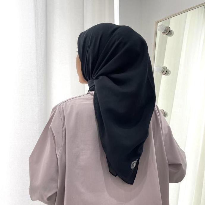 Newrilis- Restu Anggraini - Cairo Voal Scarf Hijab Segiempat Polos