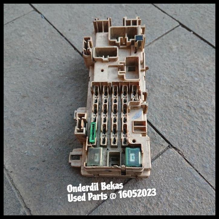 TERLARIS FUSE BOX SIKRING DALAM TOYOTA CORONA ABSOLUTE 