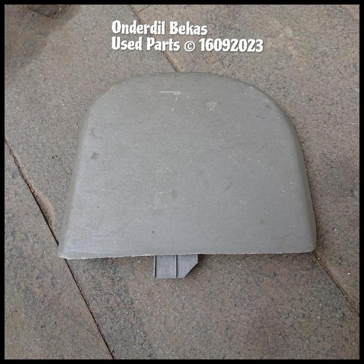 DISKON INTERIOR TRIM COVER SHOCK BELAKANG KANAN NISSAN XTRAIL T30 TAHUN 2005 