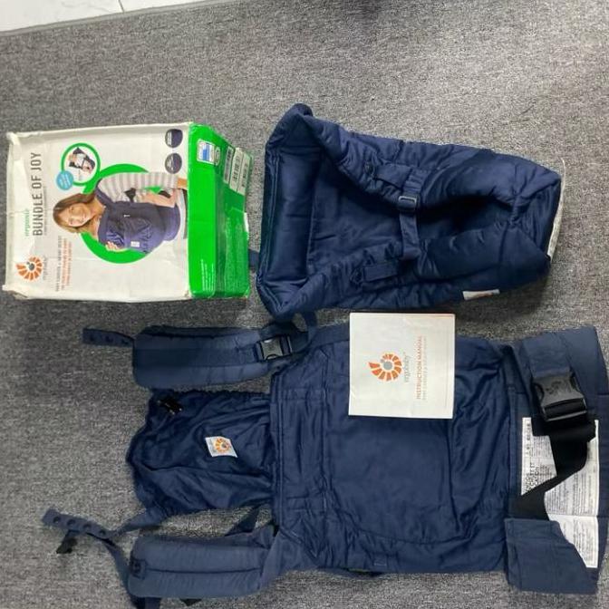 Gendongan bayi ergobaby