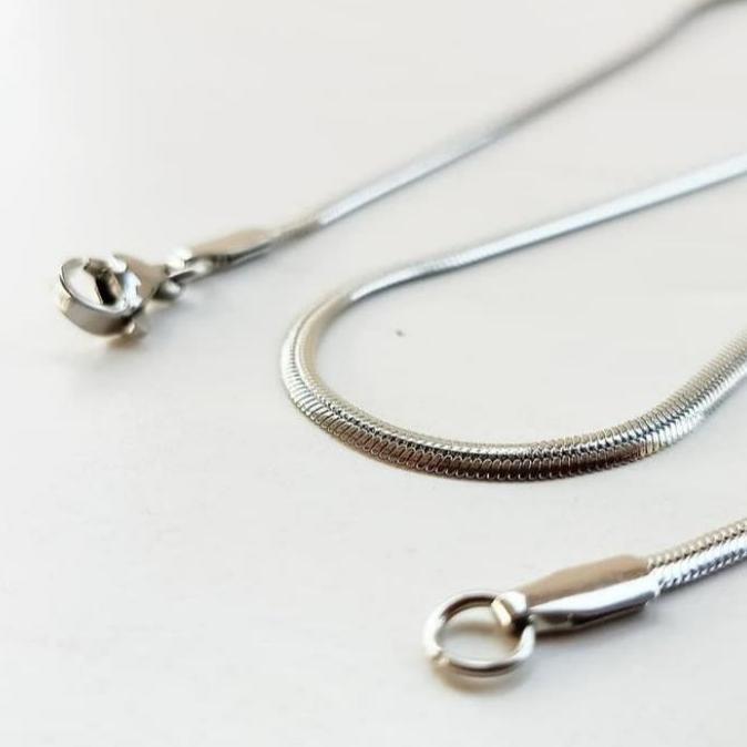 Goldsand- Kalung Titanium Model Belut Ular Pipih 50Cm-Kalung Pria-Wanita-Emas