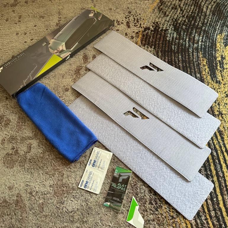 dudukan plat nomor mobil frameles plat mobil putih