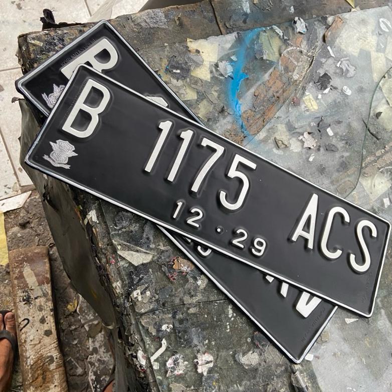 NOMOR PLAT MOBIL TERBARU HITAM PUTIH