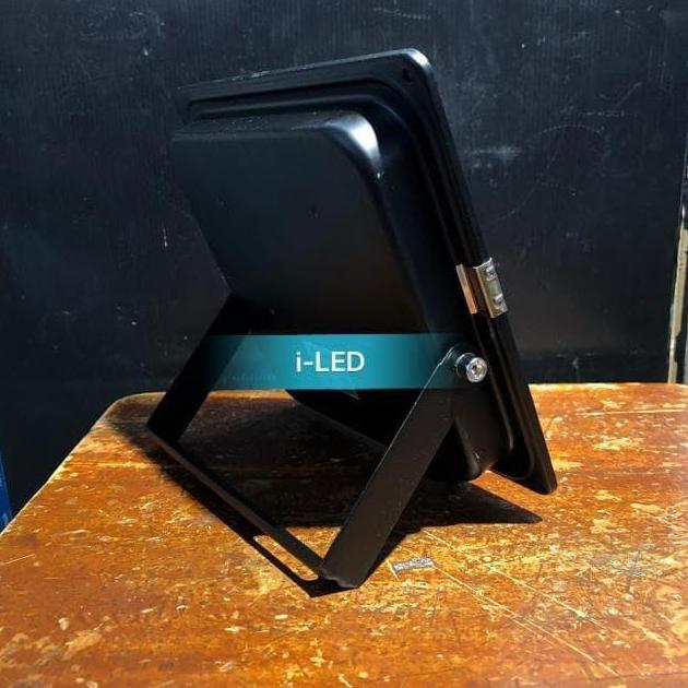 Kap Sorot LED Starlux 50w 50watt IP65 Lampu Lapangan Panggung