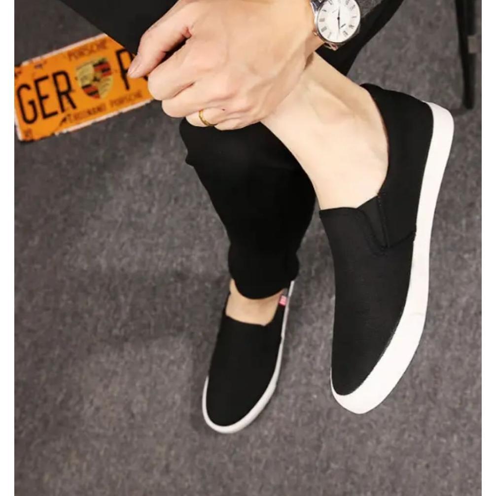 ORIGINAL Spatu Pria Terbaru sepatu Slip on hitam polos spatu sneakers cowok murah spatu tanpa tali c