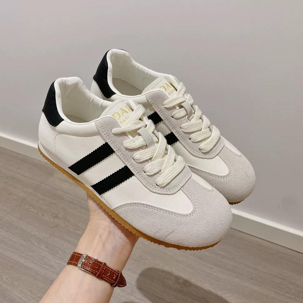 Sepatu Kets Kasual Wanita Ujung Bulat Warna Solid Sol Tipis Sport Olahraga Sneakers ST095 Casual Sho