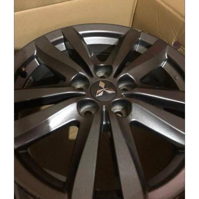 VELG OUTLANDER TYPE AKSESORIS STANDART MITSUBISHI KM004171