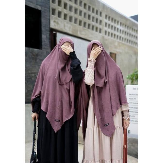 Bergo Qita Khumaira syari | Bergo daily crinkle Pad Nonpad Jilbab Nyaman