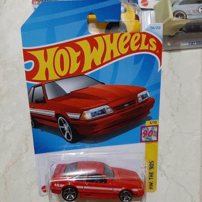 hotwheels 92 ford mustang merah