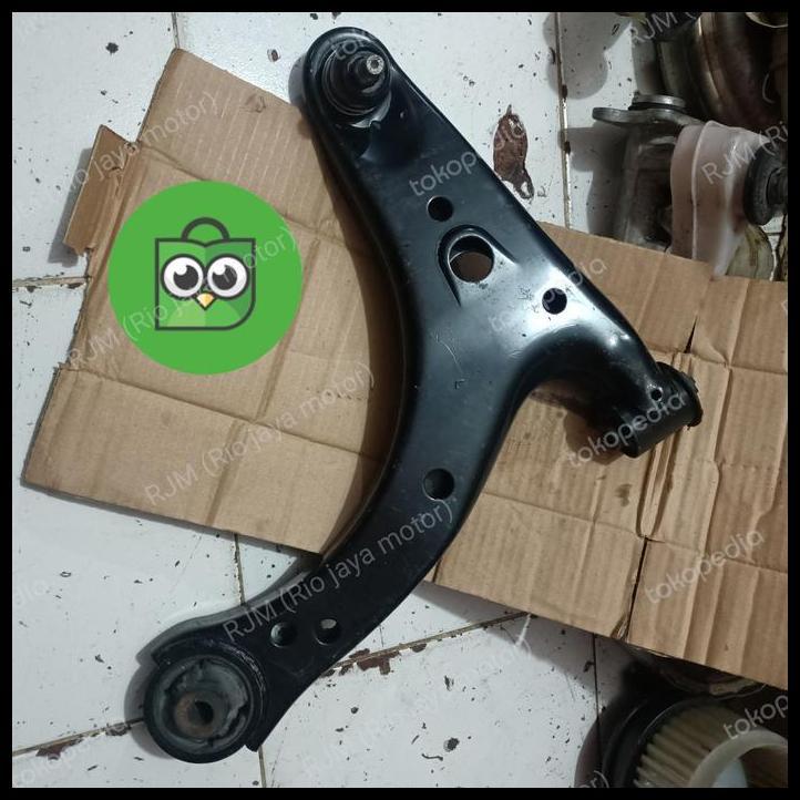 TERLARIS LOW ARM LOWER ARM SAYAP BUSHING DEPAN AVANZA