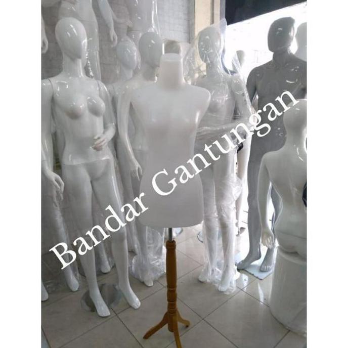 Ready Manekin Dm Cewek Plastik Patung Manekin Setengah Badan Patung Manekin Setengah Badan Plastik-B