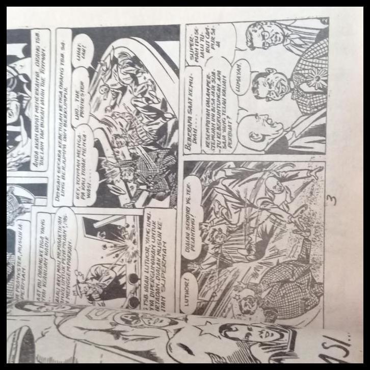 TERLARIS KOMIK SUPERMAN 