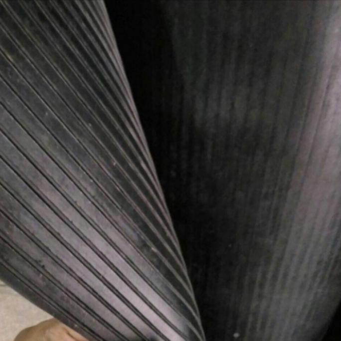 '' KARPET KARET KESET LANTAI ANTI SLIP MOTIF GARIS 4MM 120CM X 5MTR //