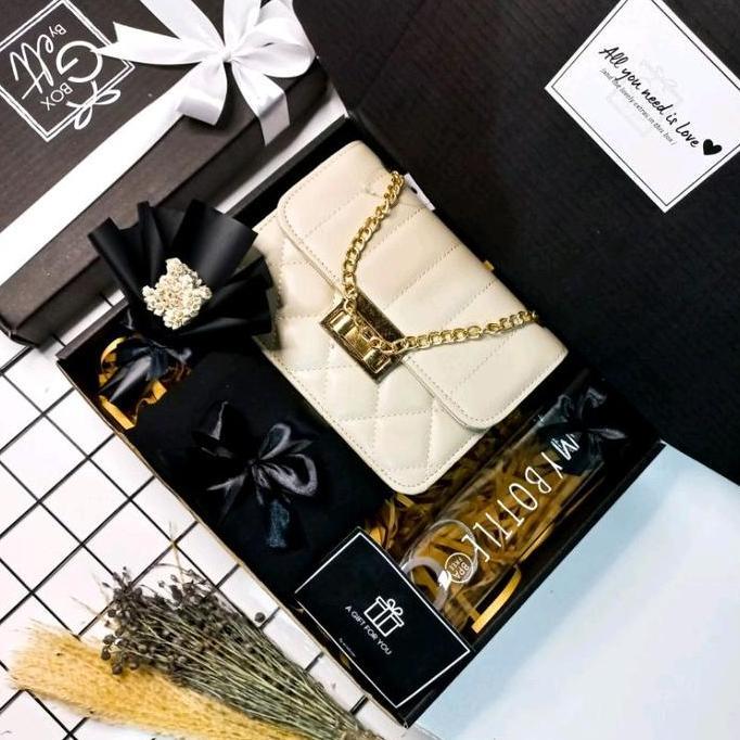 GIFT BOX TAS CEWEK PREMIUM HAMPERS WISUDA KADO ULTAH BIRTDAY