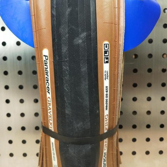 Panaracer Gravelking Tire (700x35) - Black /Brown
