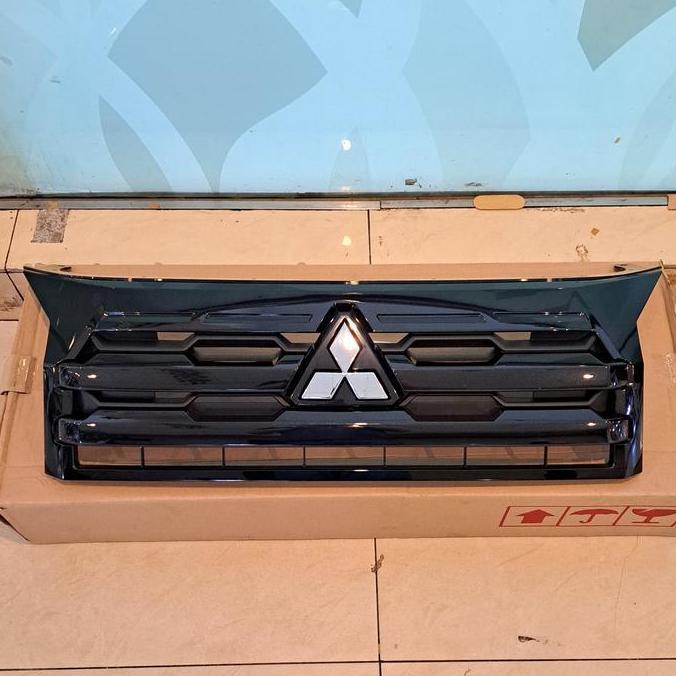 Grill Depan Asli Mitsubishi New Xpander Cross 2023