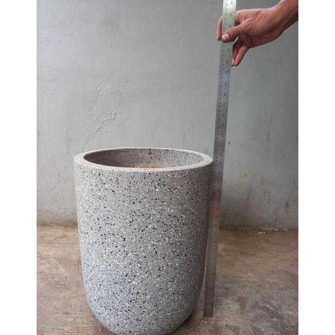 pot gerabah kapsul teracota jumbo,pot tanah liat diameter 45 cm,indoor