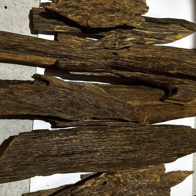 Kayu gaharu chips Asli Super plus 1 kg - Malino Kalimantan oudoriginal