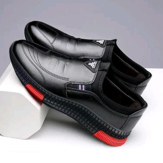 Termurah / Hot Sale Sepatu Slip On Pria Pantofel Hitam Coklat Sepatu Pria Formal Pantofel Polos