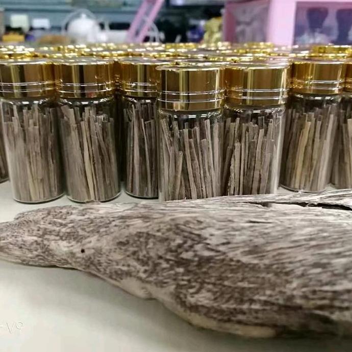 kayu Agarwood gaharu chip  wangi perbotol