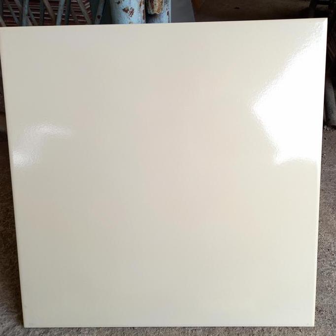 KERAMIK 40X40 CREAM GLOSSY POLOS BS