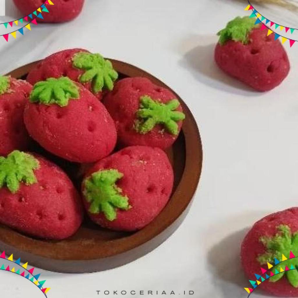 Kue Kering Nastar Selai Nanas 100% Bentuk Strawberry Premium Toples 600Ml Berat -+430Gr Beli 1 Grati