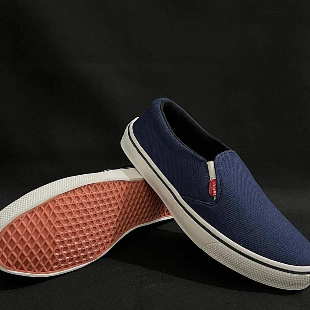 Sepatu Sneakers Pria Slip On/Sepatu Santai/Sepatu Casual Keren 2023