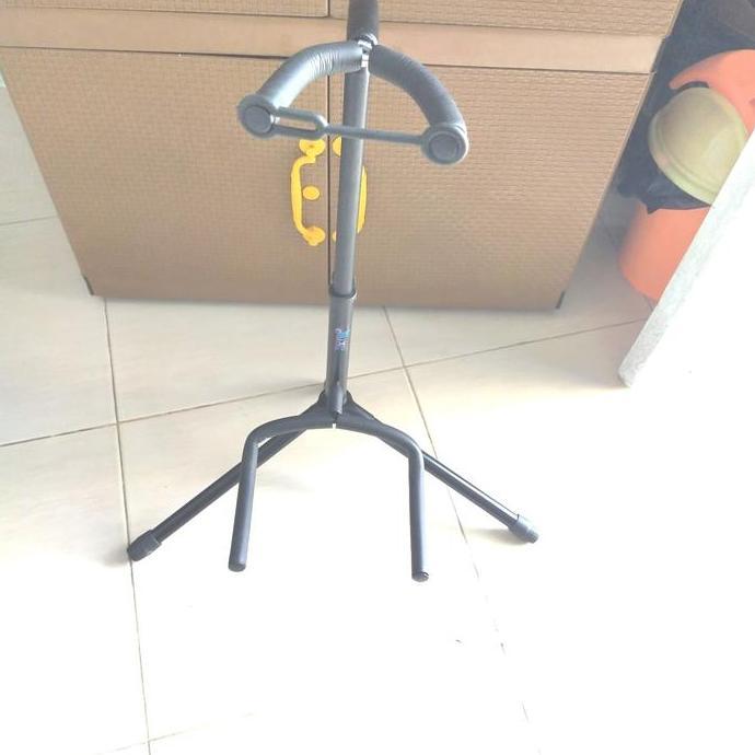 stand gitar dan bas untuk satu gitar